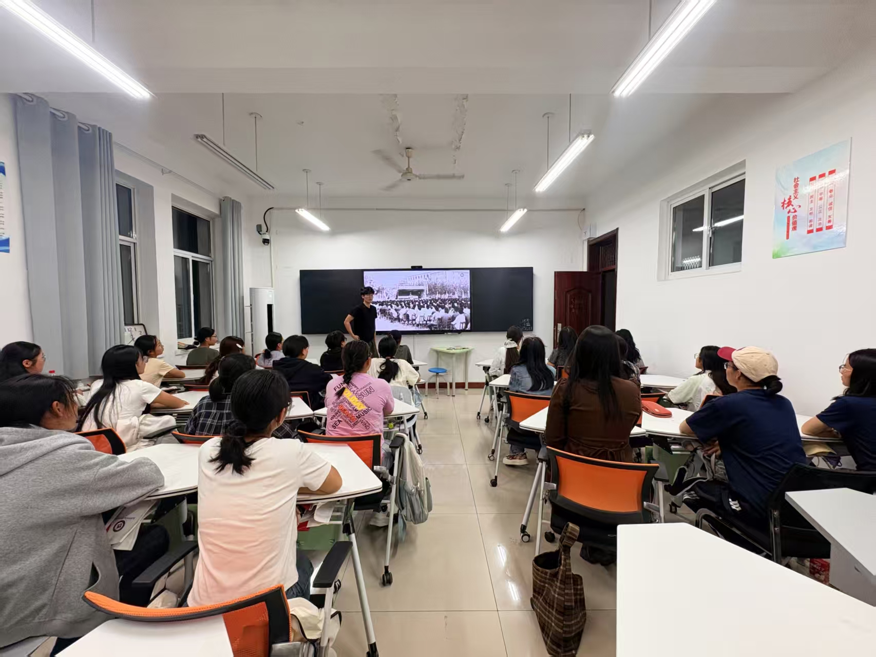 入学教育.jpg